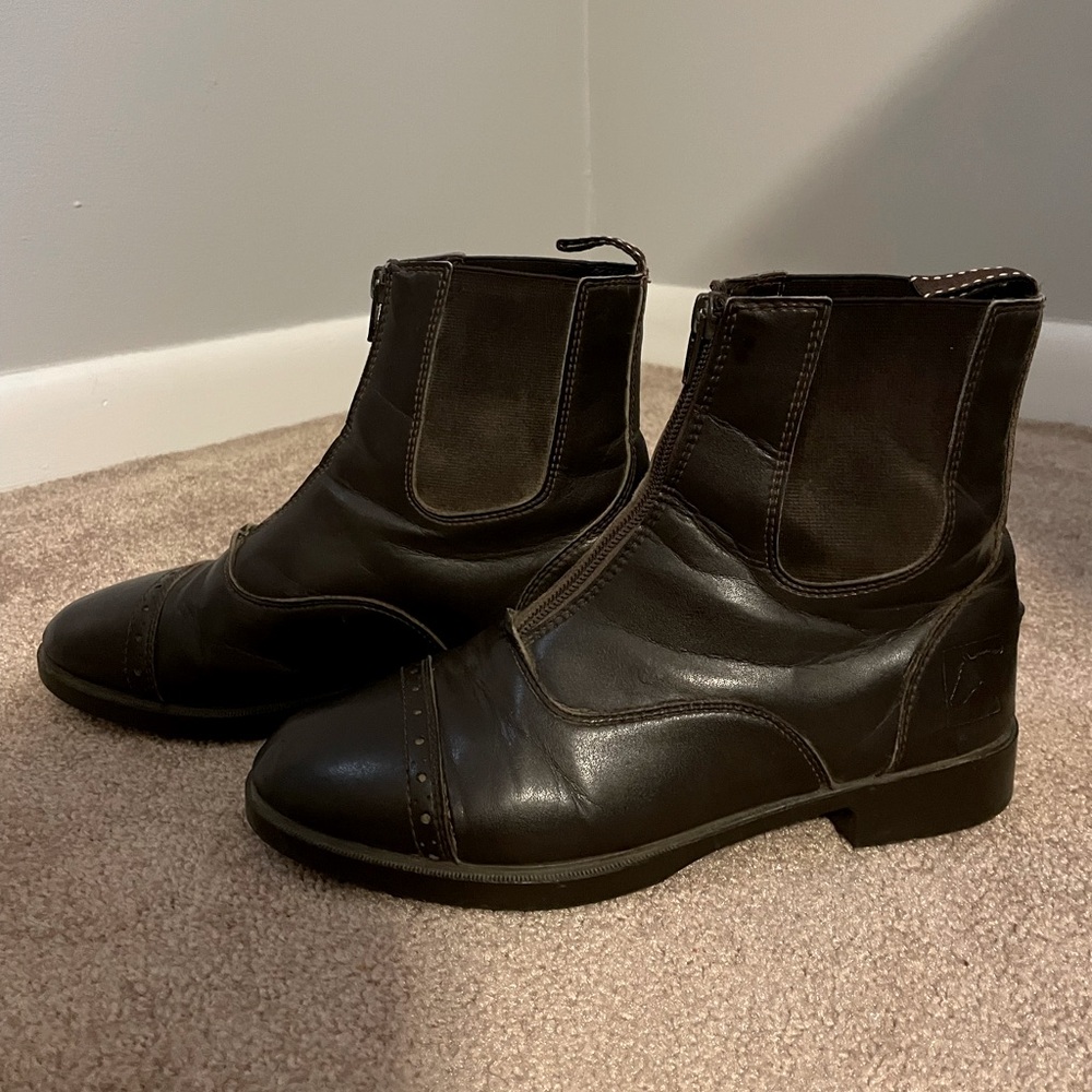 Horseback riding boots size women’s 7.5